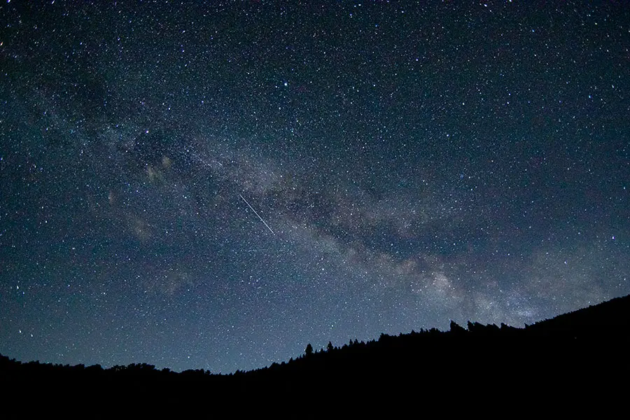 寸又峡温泉と星空、夢の吊橋の幻想的な夜景