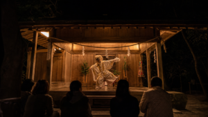 高千穂神社の夜神楽をイメージしたAI生成画像