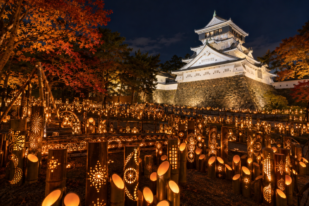 小倉城を囲む竹灯籠の夜景