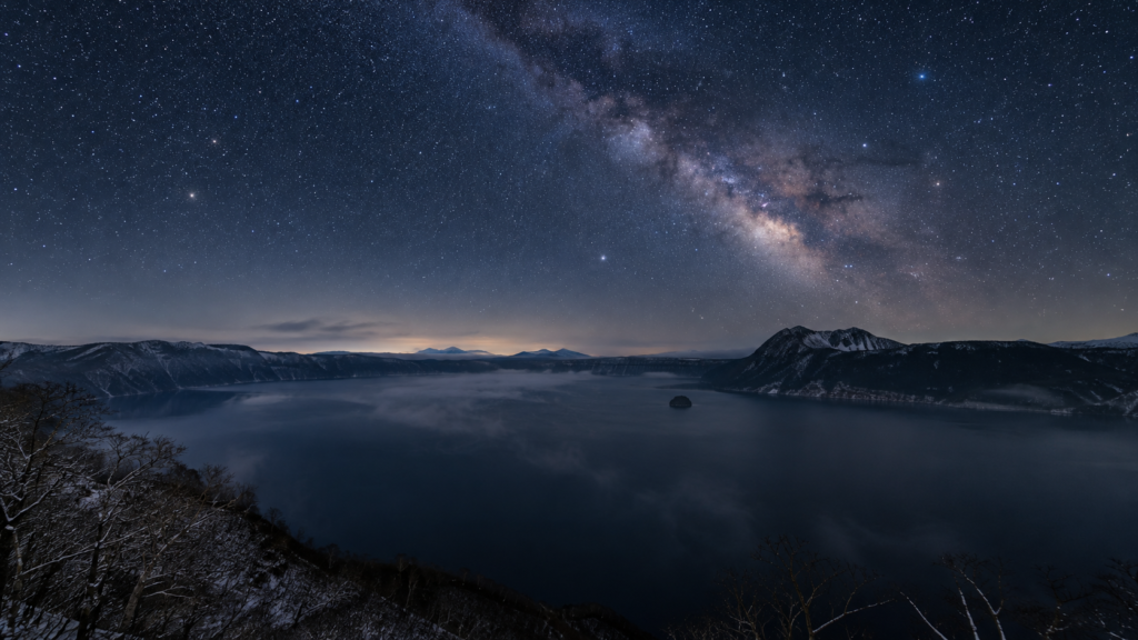 摩周湖とカムイテラスから望む満天の星空