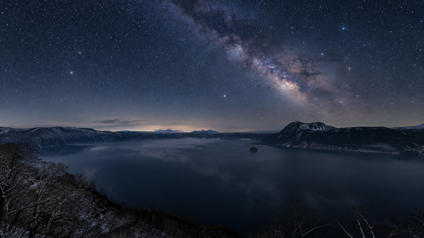 摩周湖とカムイテラスから望む満天の星空