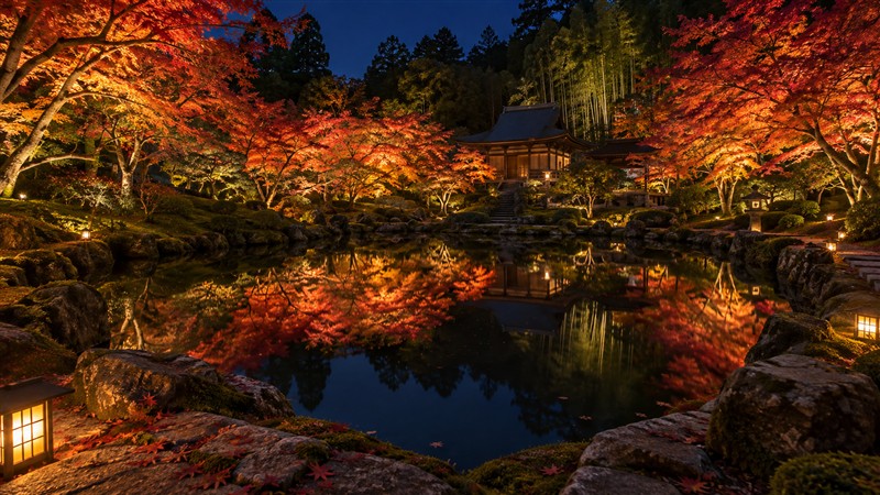 円通院の心字の池に映る紅葉ライトアップ