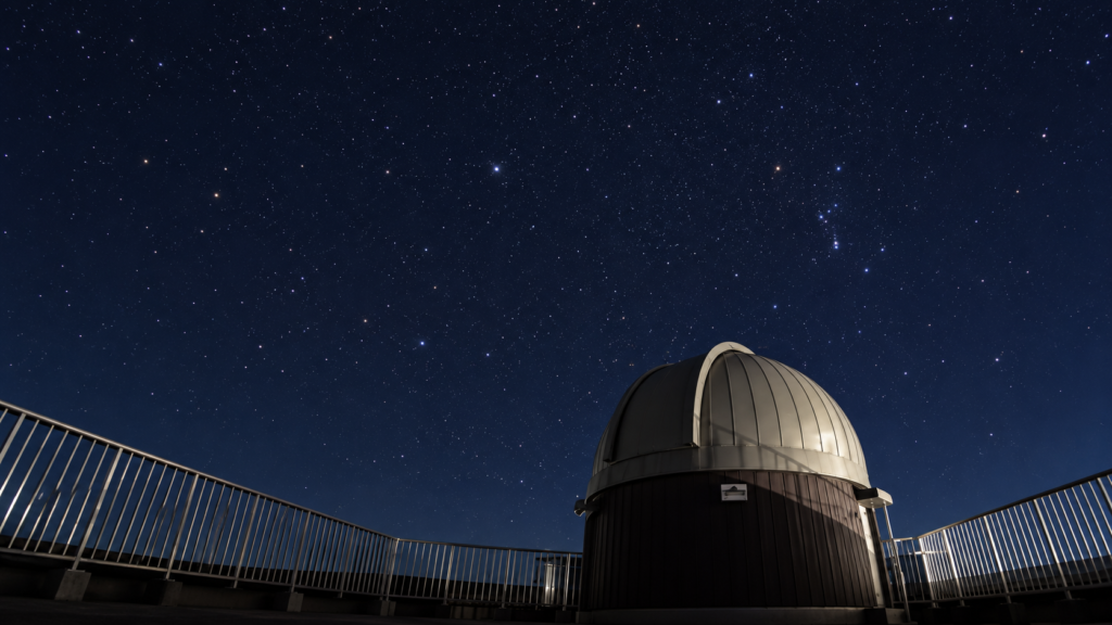 天文台ポラリスのドームと屋上手すり、夜空（AI生成イメージ）